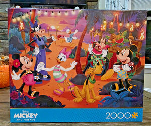 Disney Ceaco Mickey Mouse & Friends At The Beach Jigsaw Puzzle 2000pc Complete